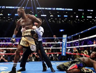 Παγκόσμιος πρωταθλητής πυγμαχίας έσπασε το σαγόνι μασκότ (βίντεο)